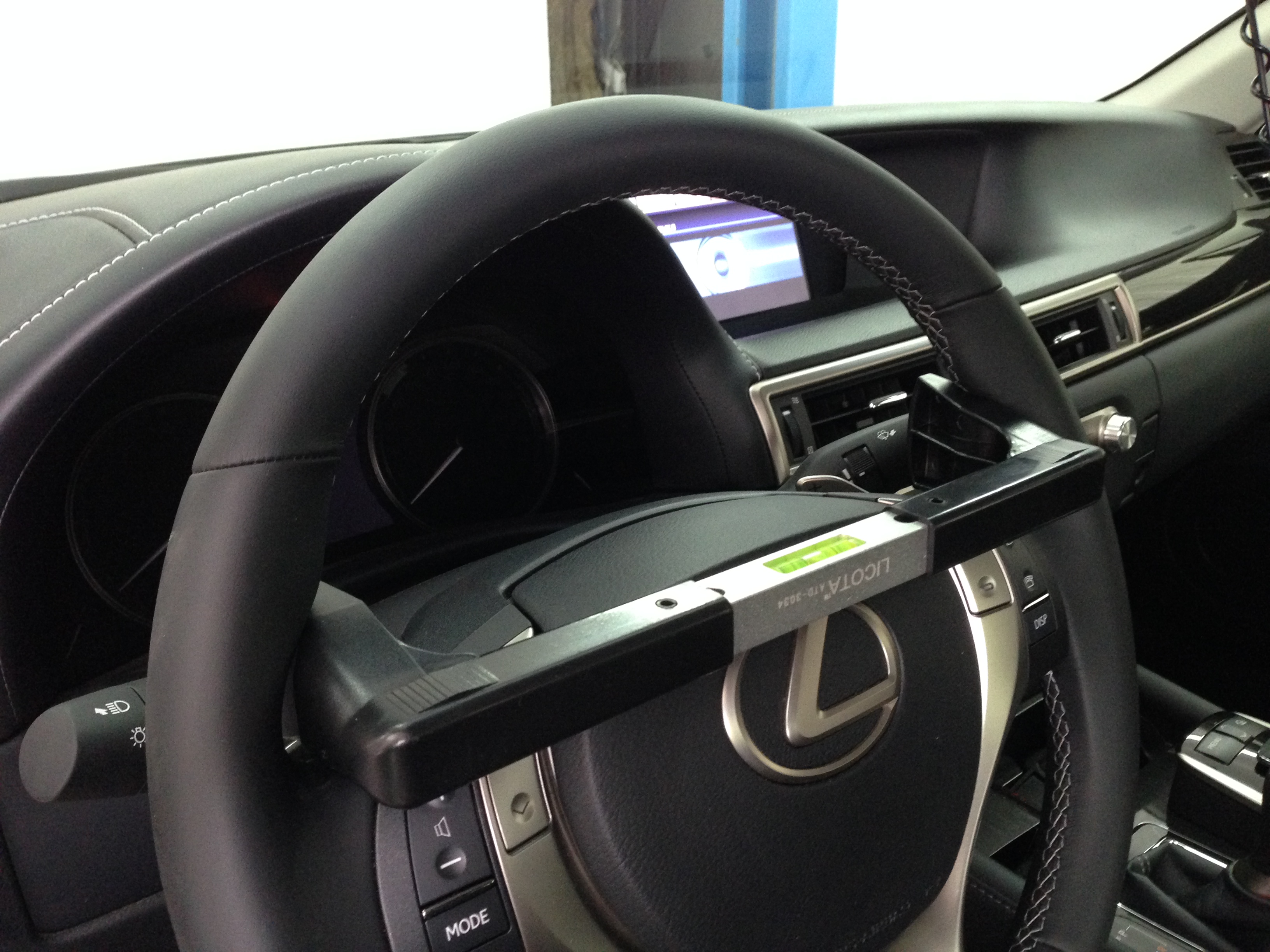 Уровень руля для точной установки